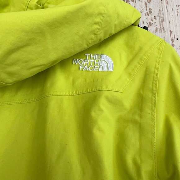 North Face  Shell neon medium women’s jacket - Picture 2 of 6